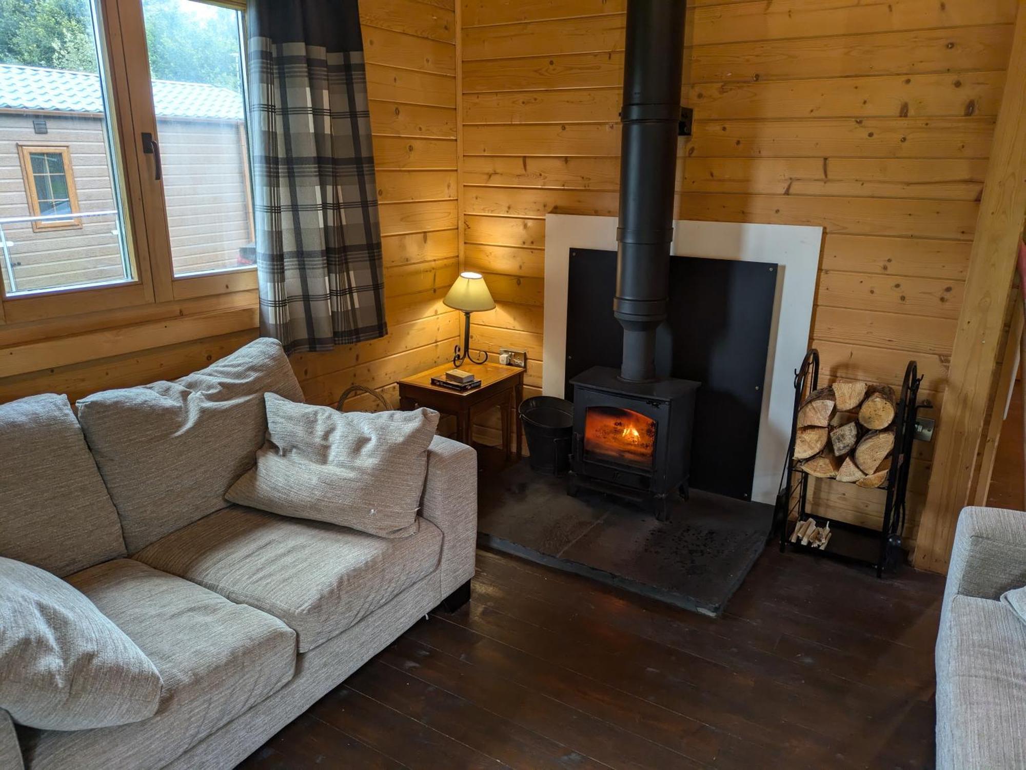 Rustic Lodge Retreat At Riverview Holiday Park Newcastleton Экстерьер фото