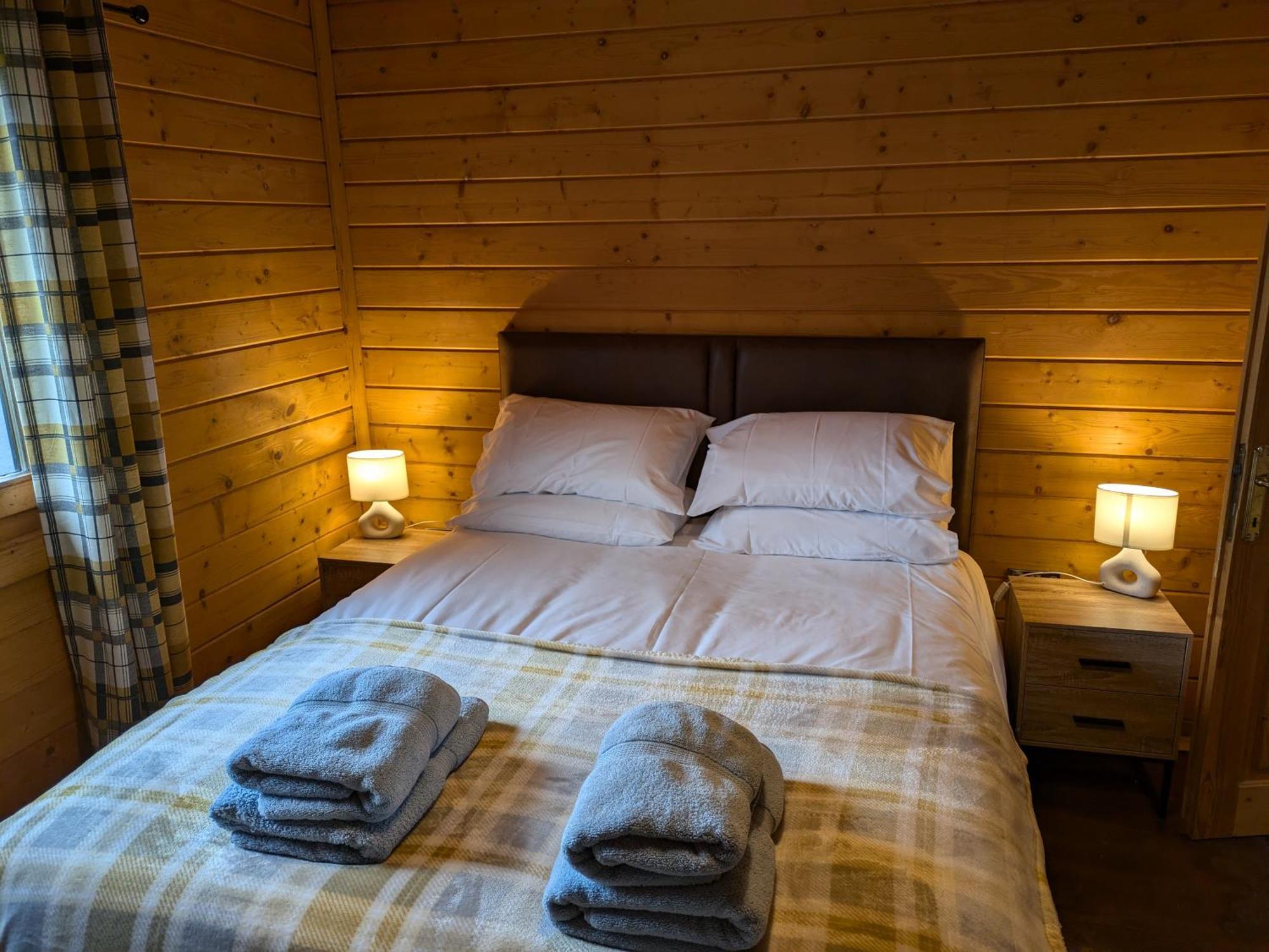 Rustic Lodge Retreat At Riverview Holiday Park Newcastleton Экстерьер фото